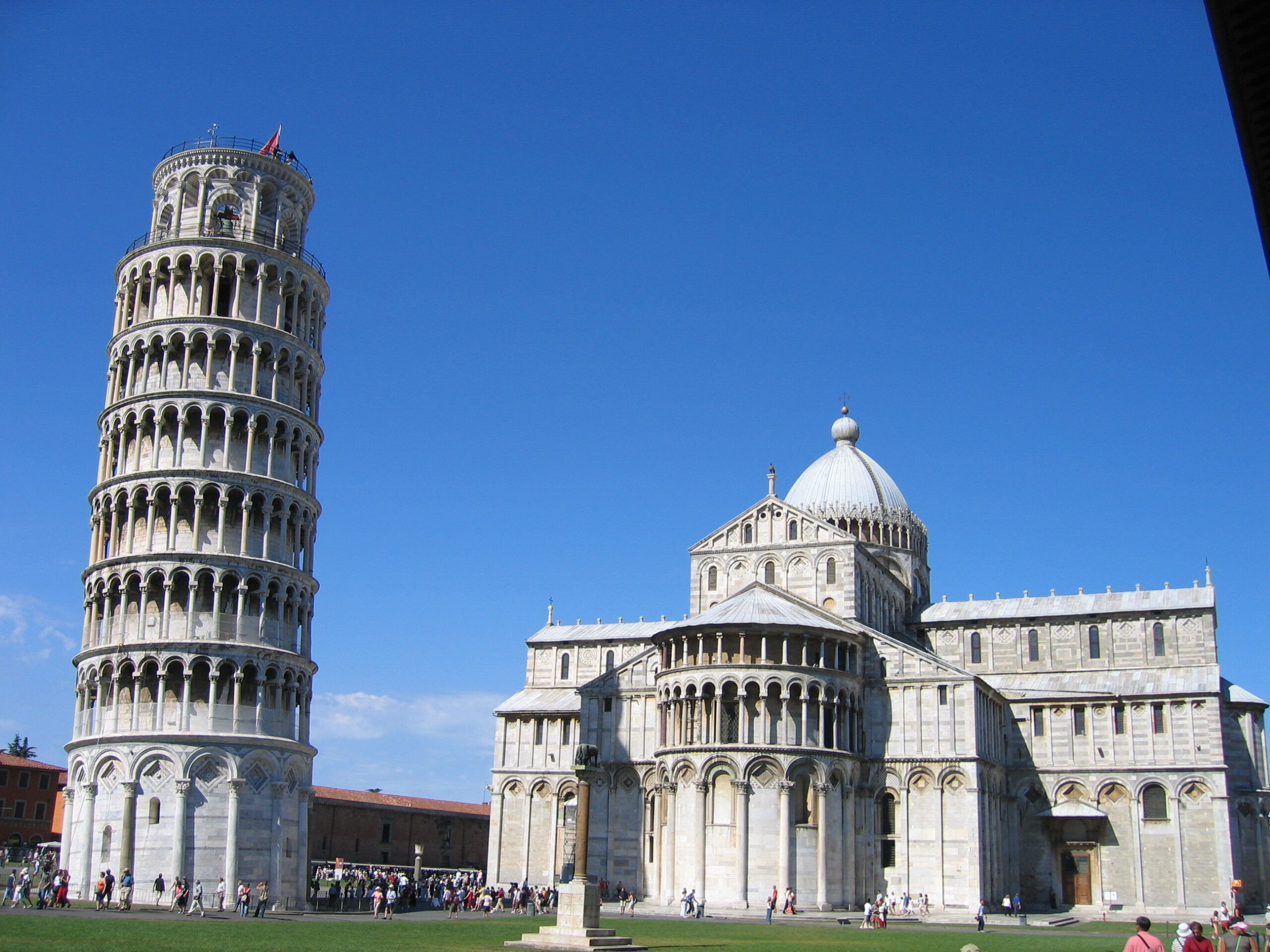 La torre Pissa junto a la catedral | Johann H. ADdicks